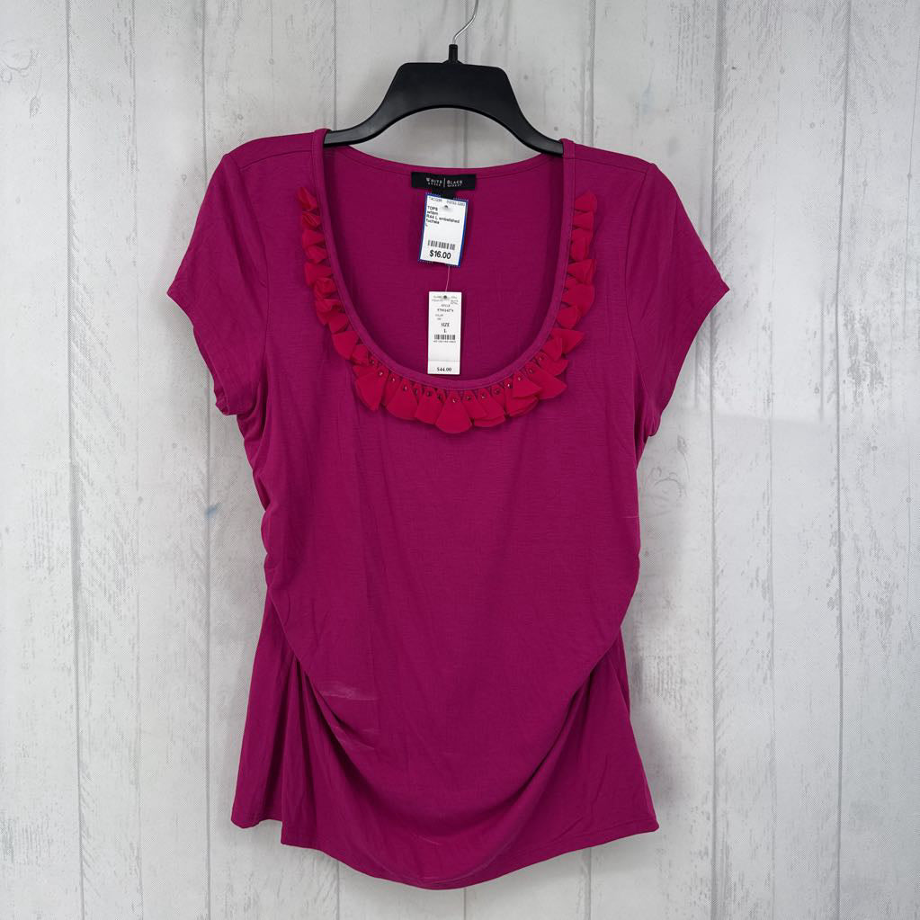 R44 L embelished neckline s/s top