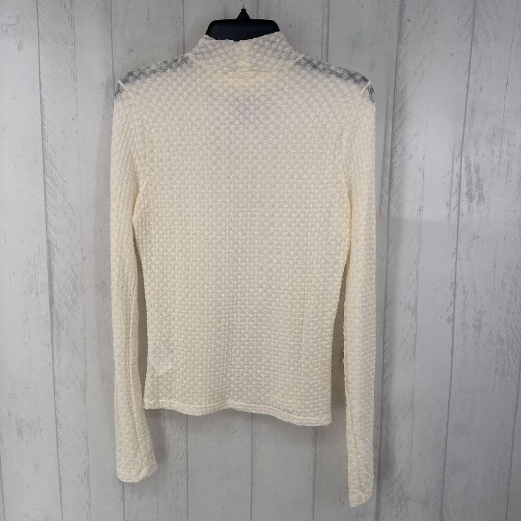 R49 L textured l/s t-neck