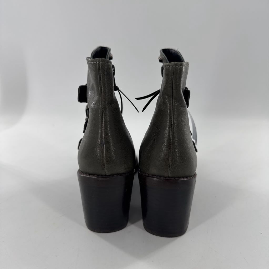 6 block heel boot w/ buckle straps