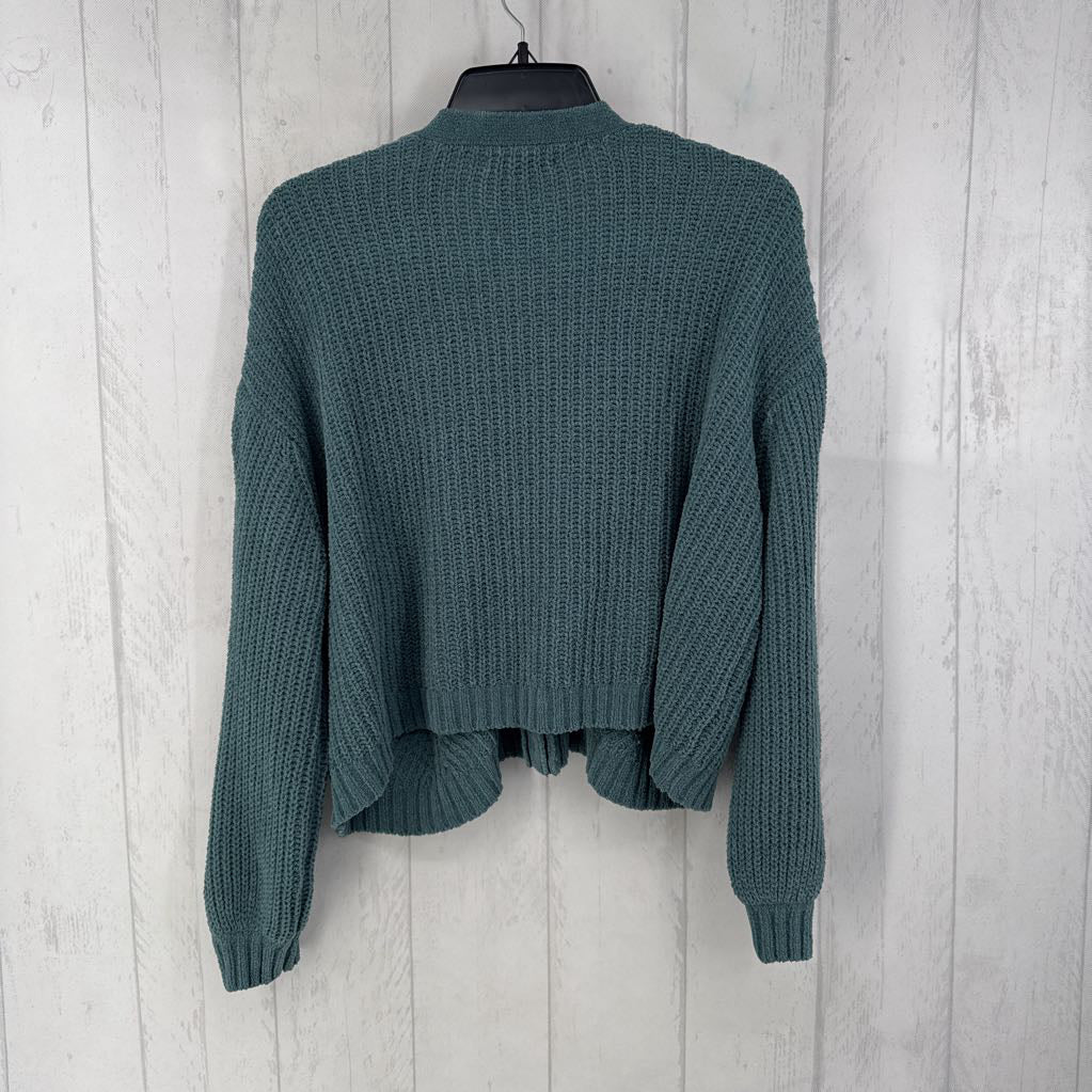 M button front cardi