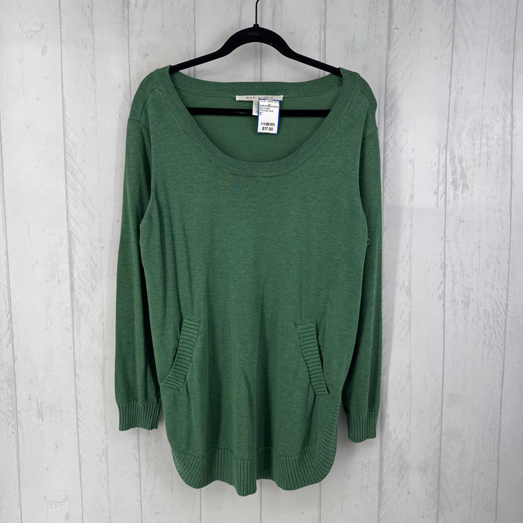 1X scoop neck tunic sweater