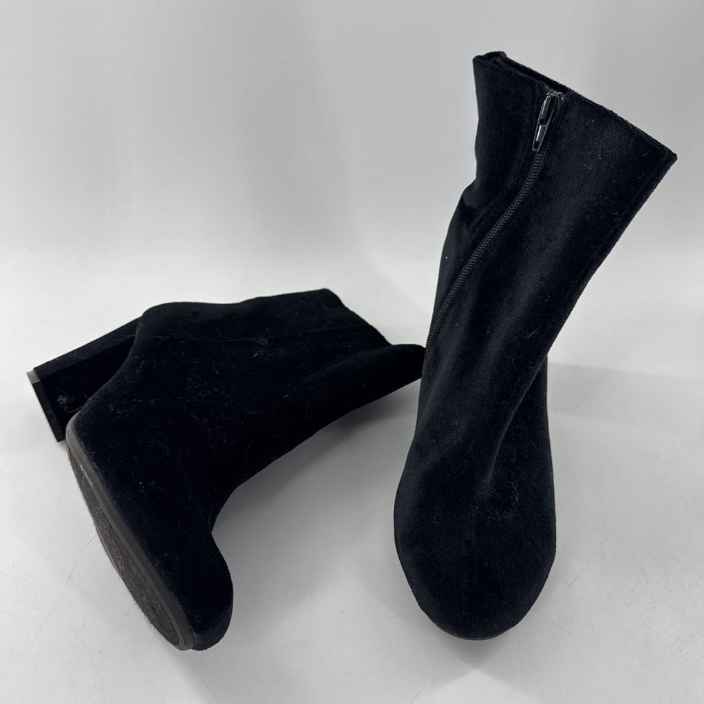 9 velour platform bootie