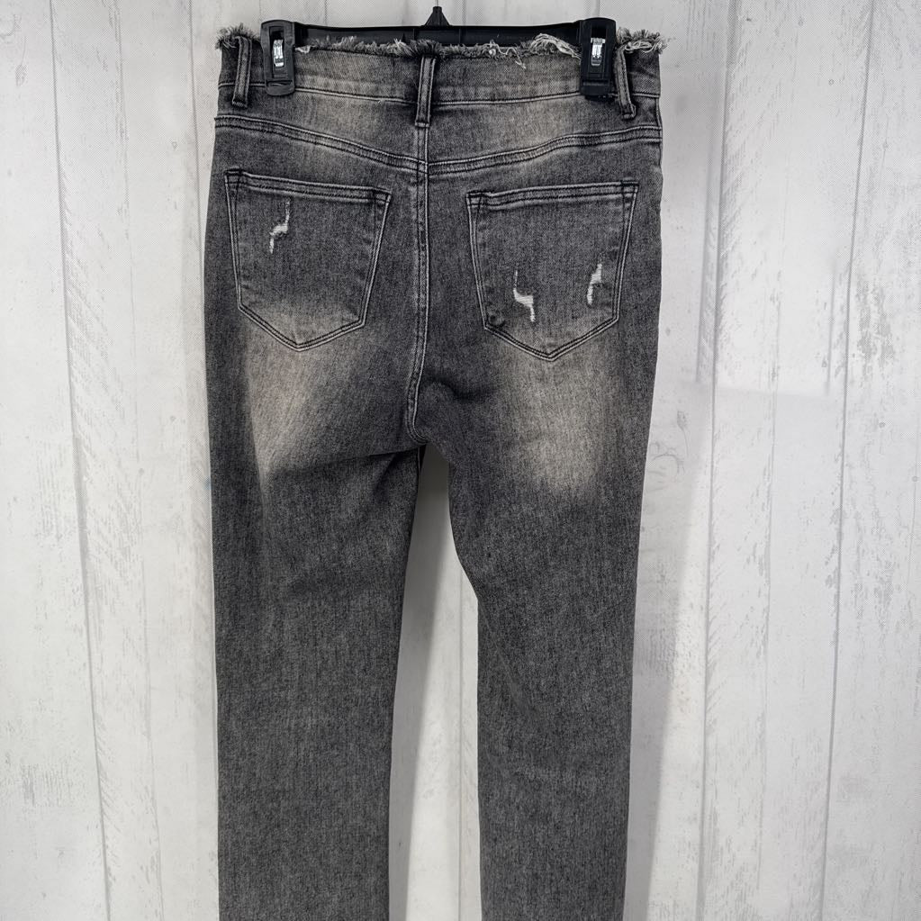 5 frayed hem jean