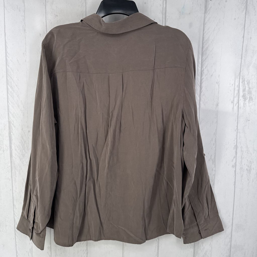 XL button down l/s top