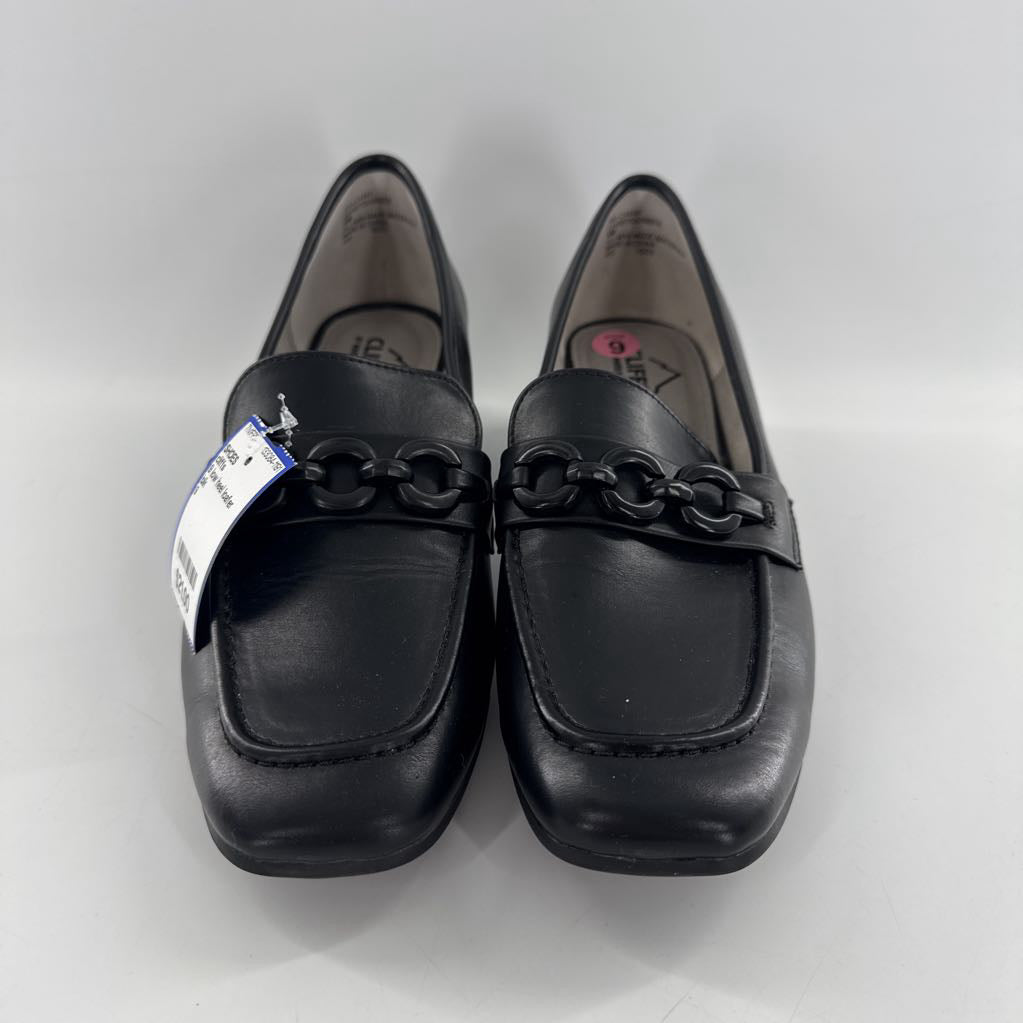 9 low heel loafer