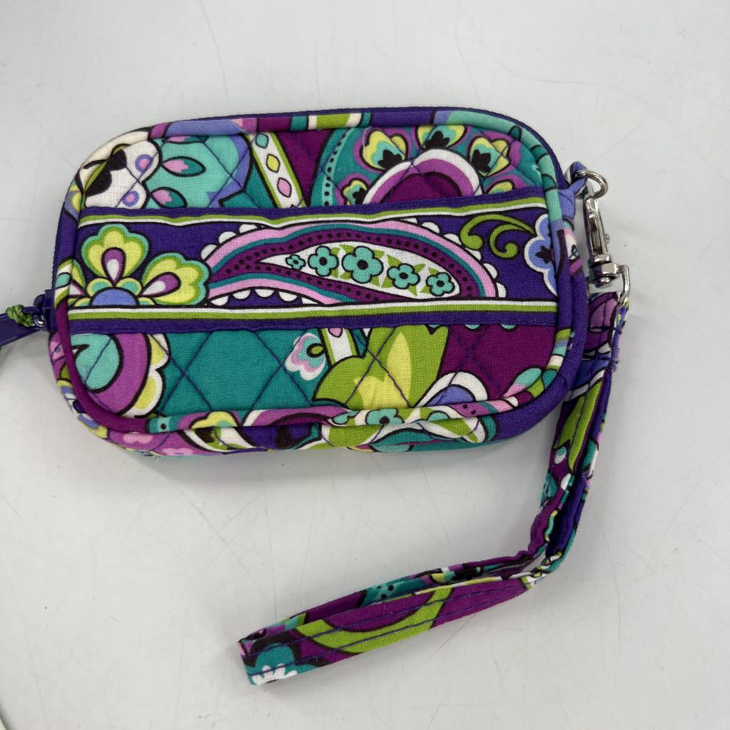 R25 quilted wallet/wristlet