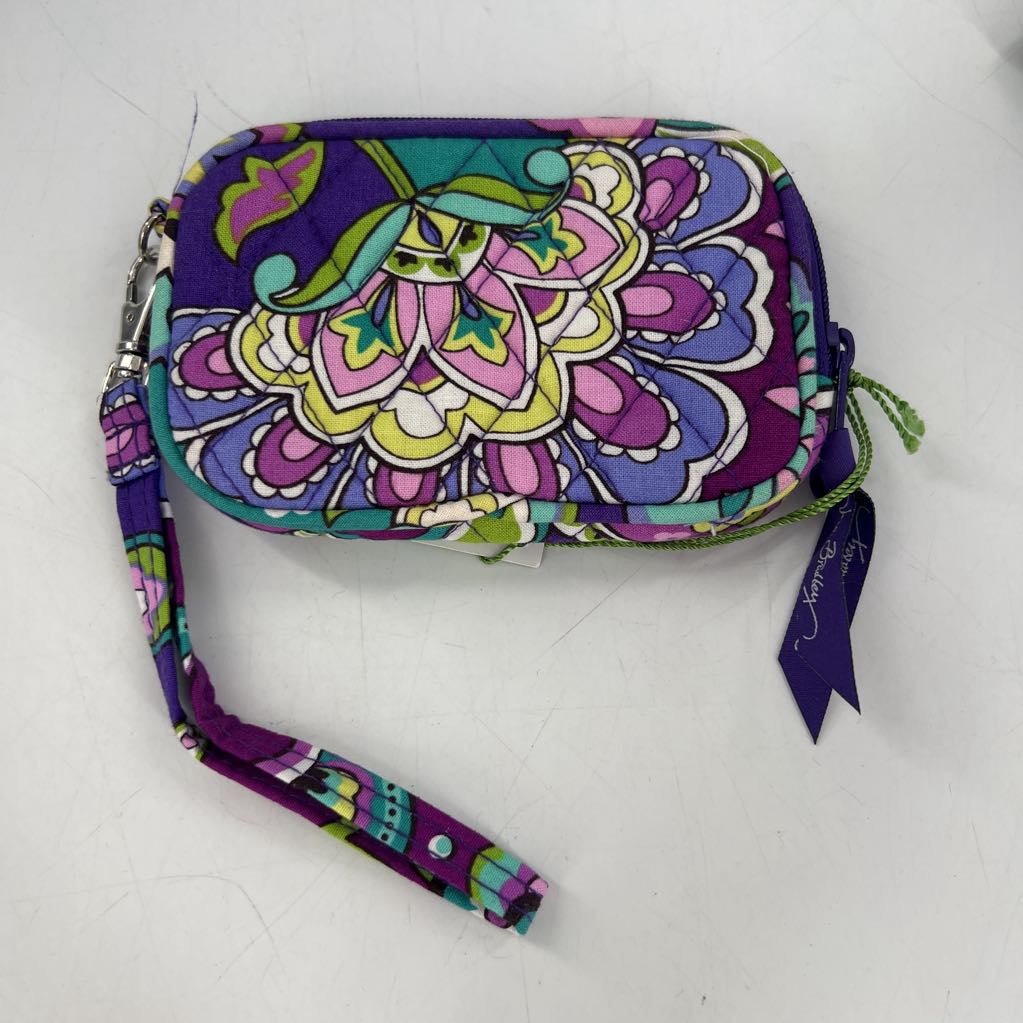R25 quilted wallet/wristlet