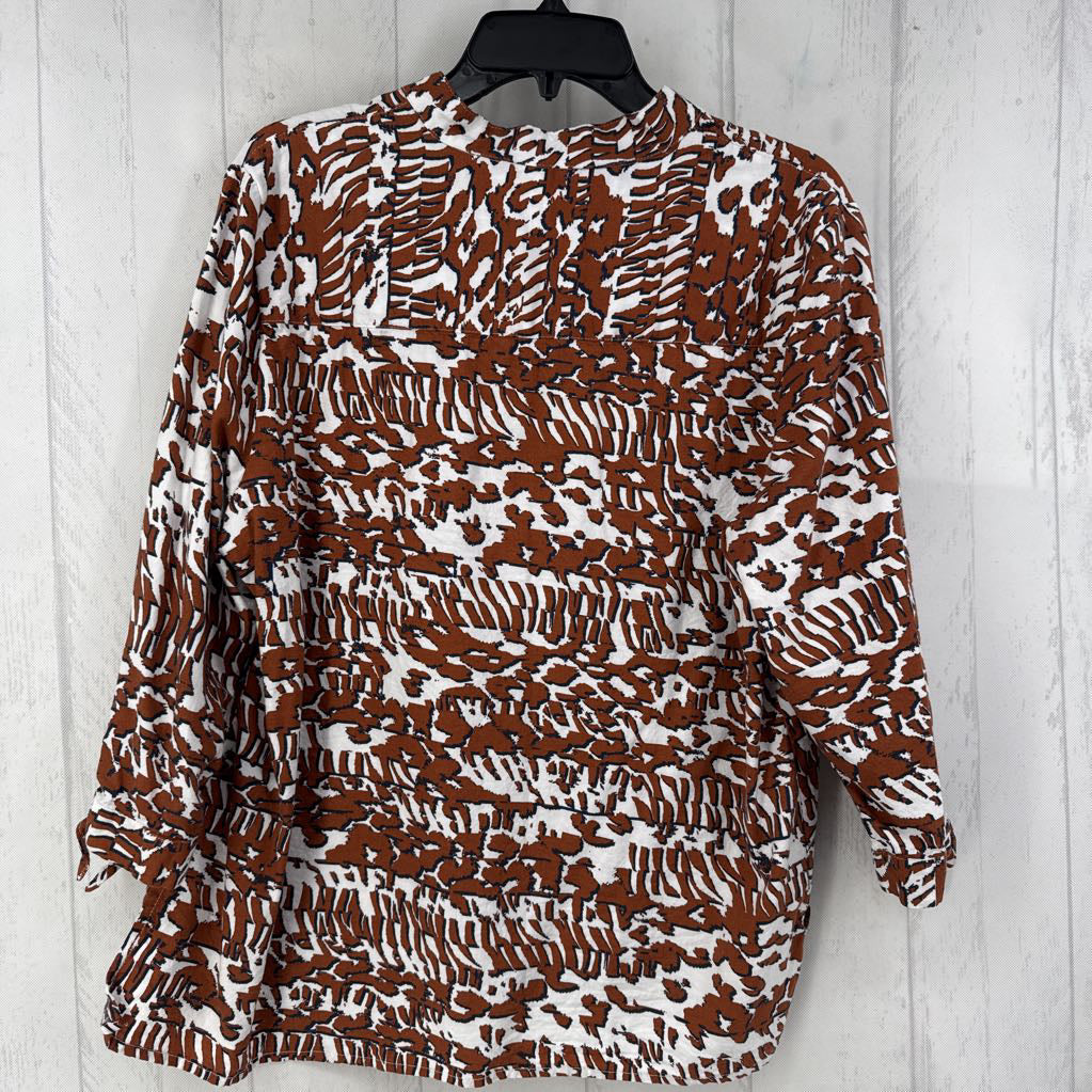 L printed button down 3/4 slv top