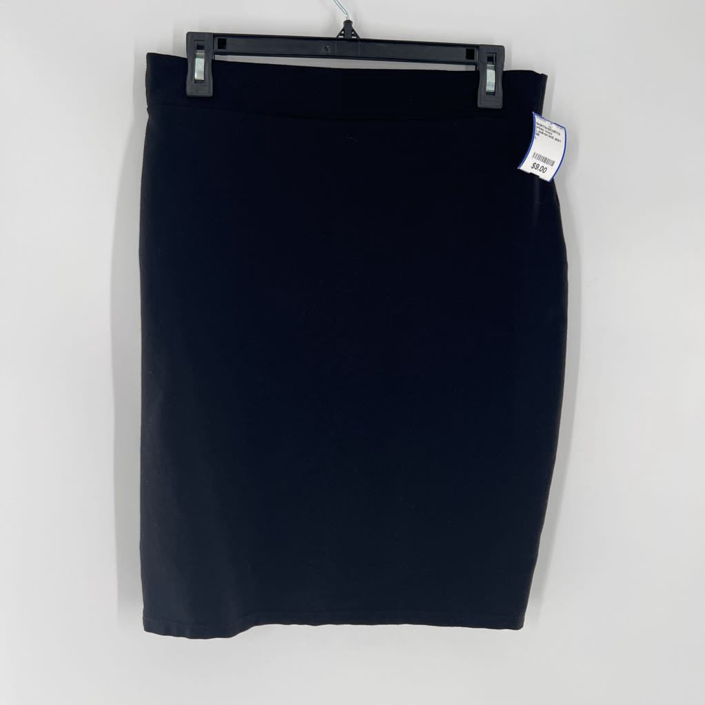 L pull-on knit skirt