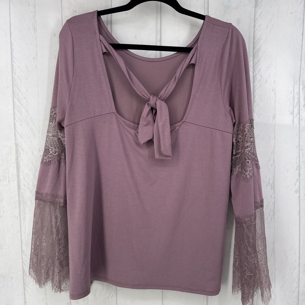 XL lace flare slv bow back top