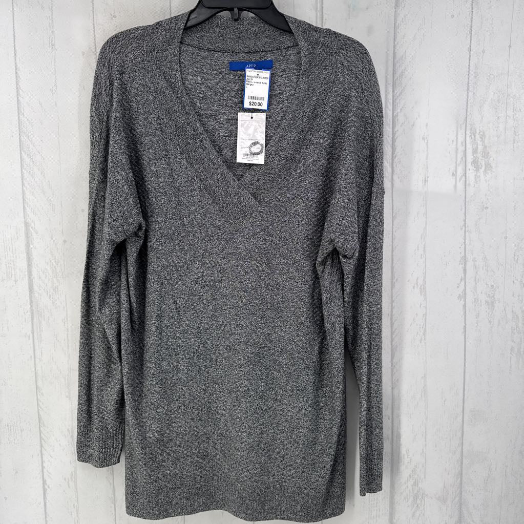 R40 L v-neck tunic sweater