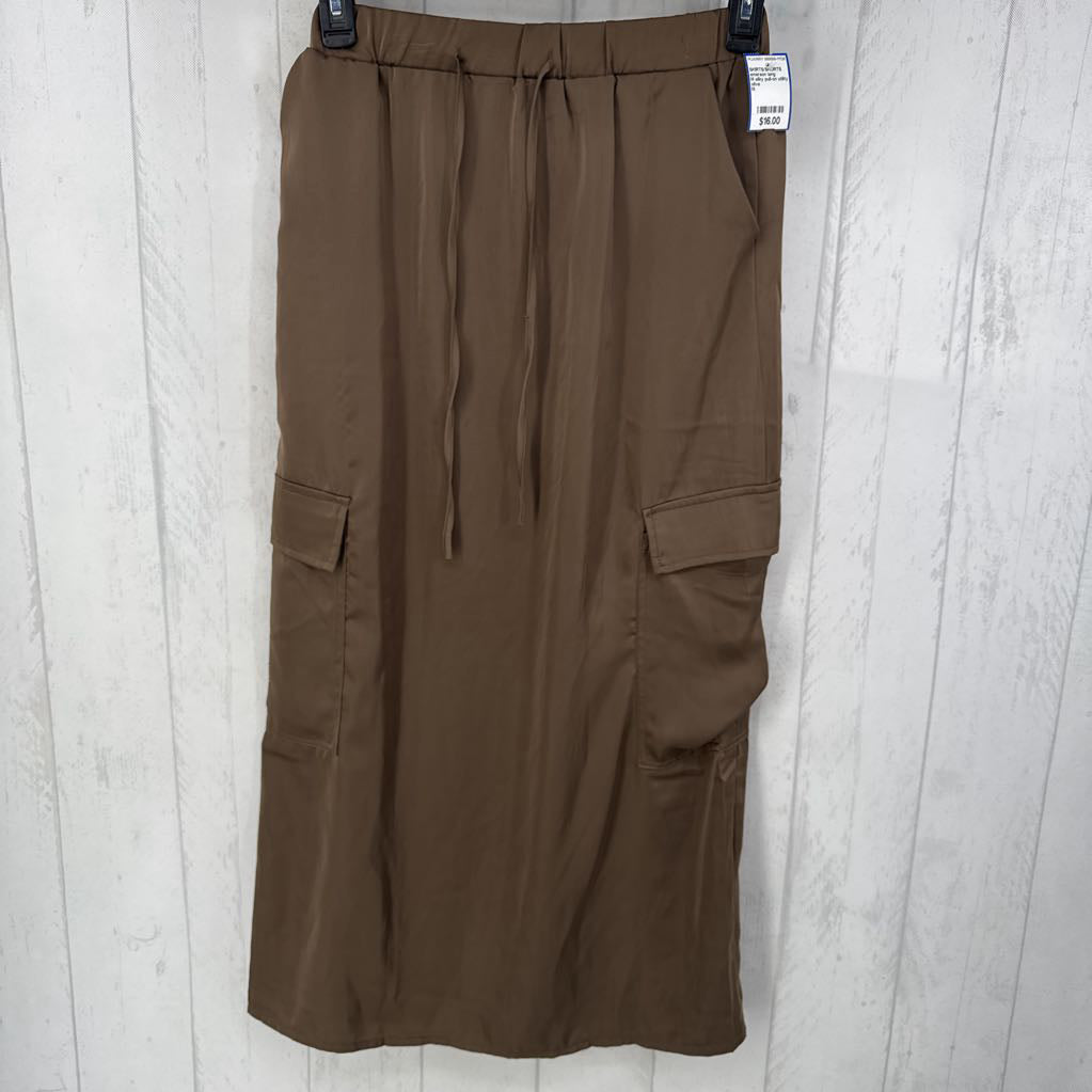 M silky pull-on utility skirt