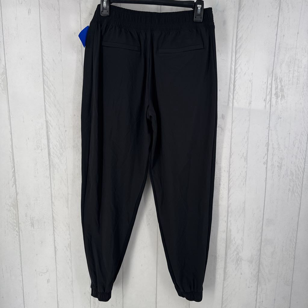 8 pull-on joggers
