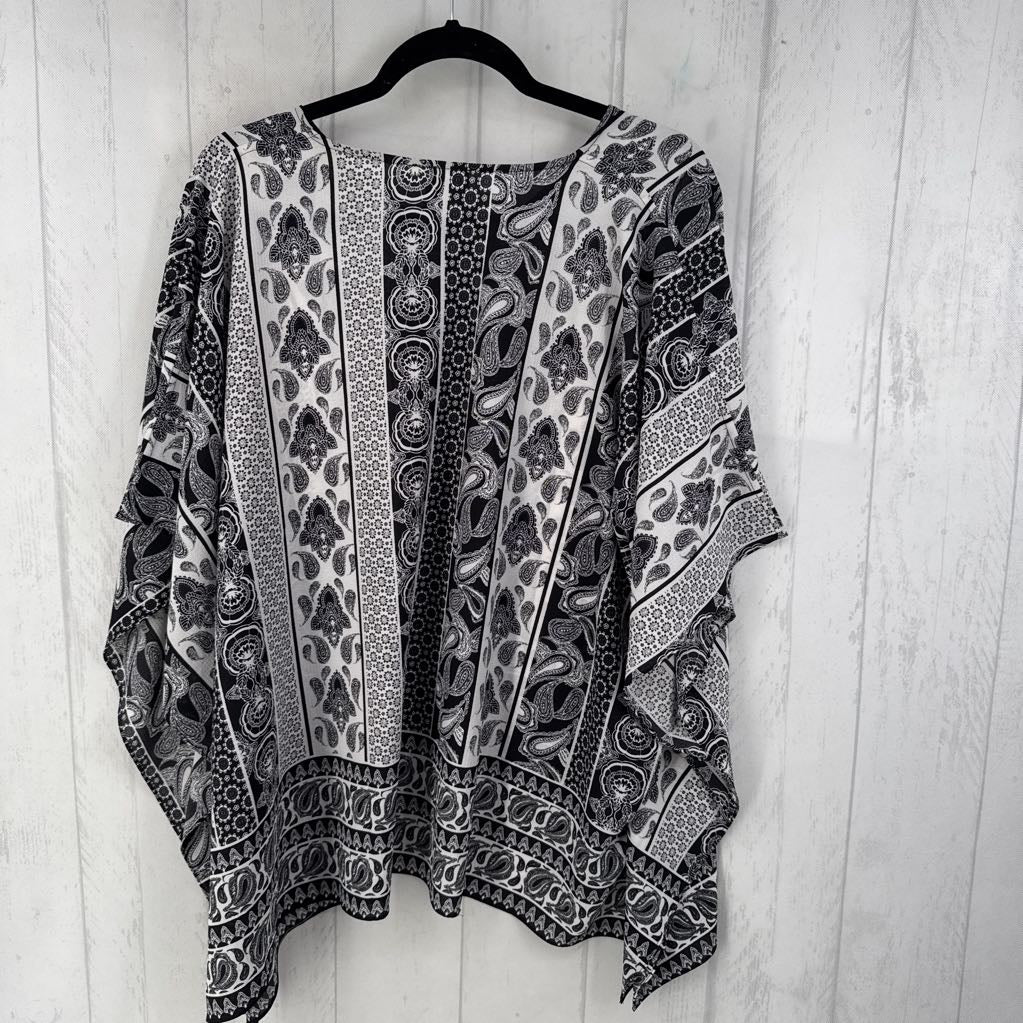 L/XL paisley print v-neck flutter slv top