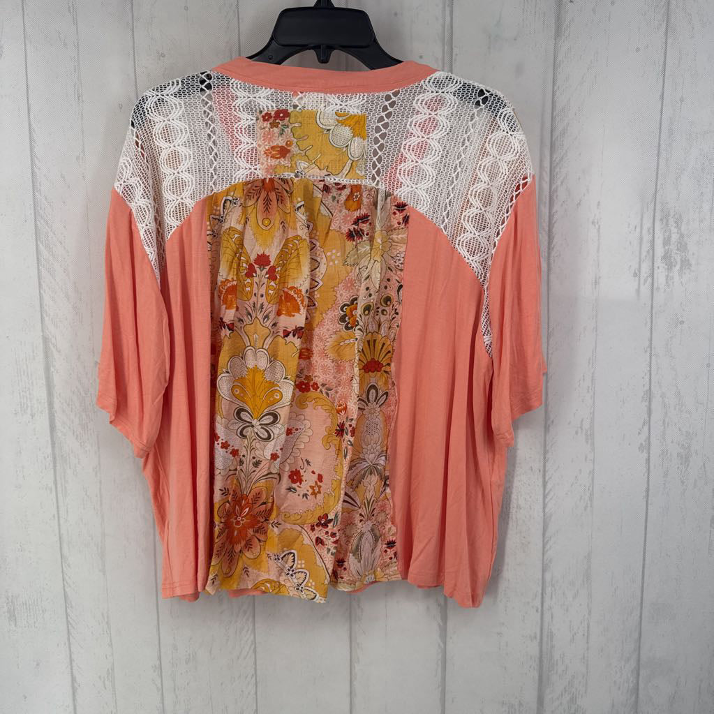 L s/s floral back v-neck top