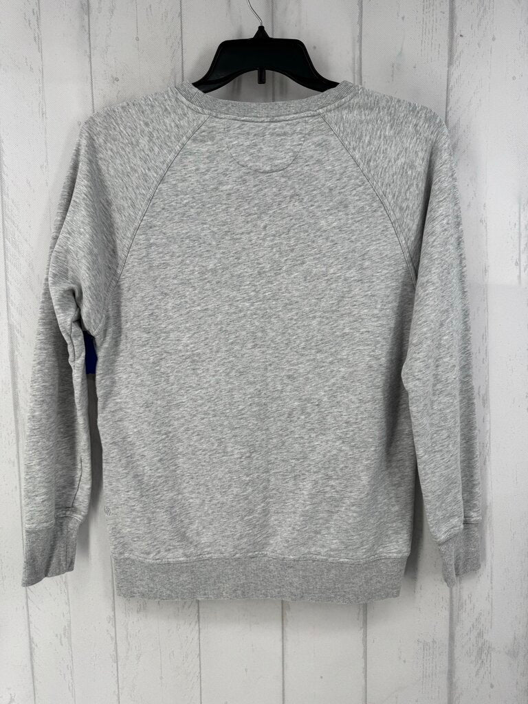 S crewneck sweatshirt