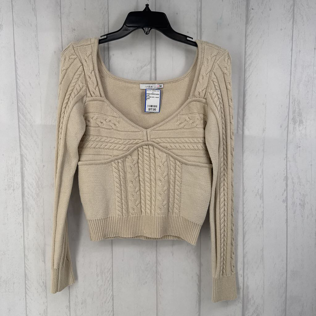 M cable knit v-neck sweater
