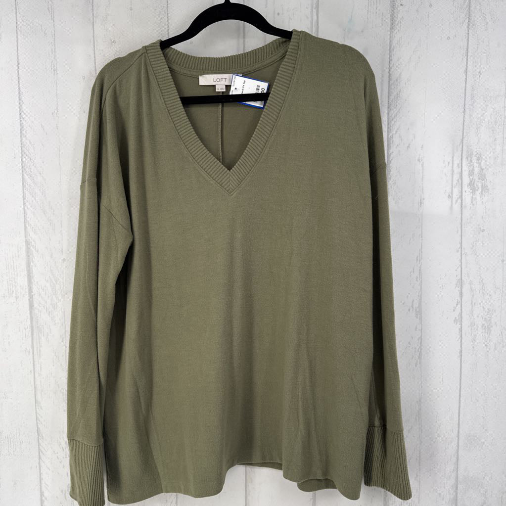 XXL v-neck l/s top