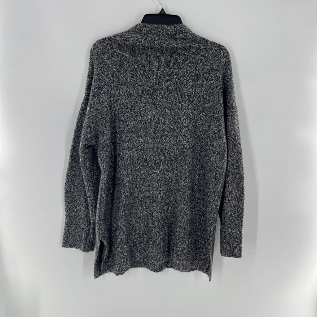 L mock neck sweater