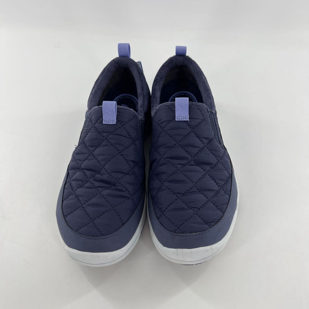 9.5 quilted slip-ons
