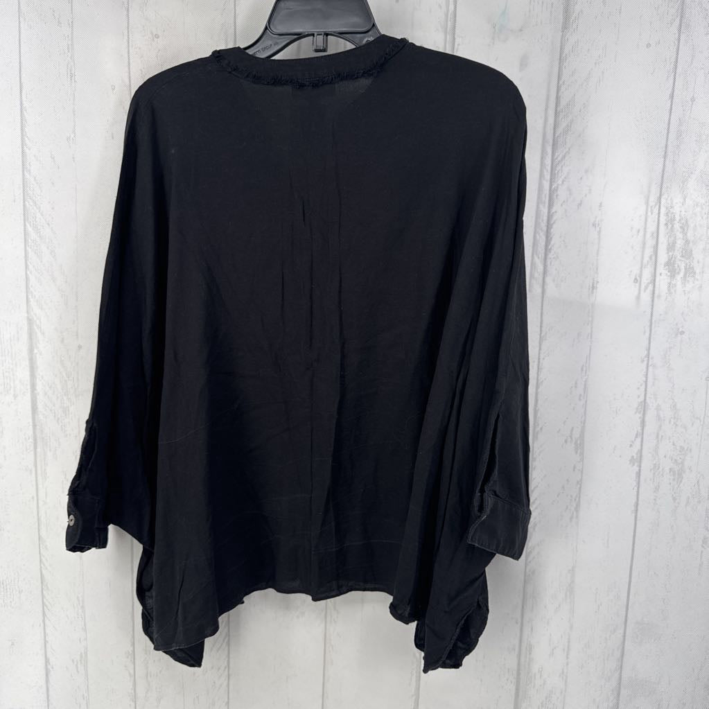 S/M s/s half button top