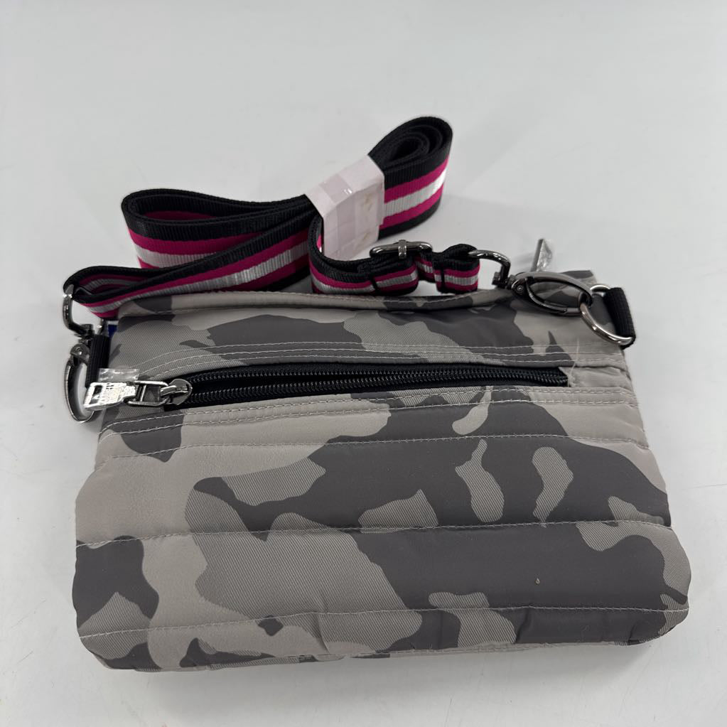 quilted camo bum bag w/ extra guitar strap