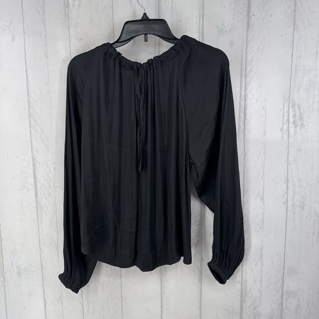 R60 M silky bow back l/s top