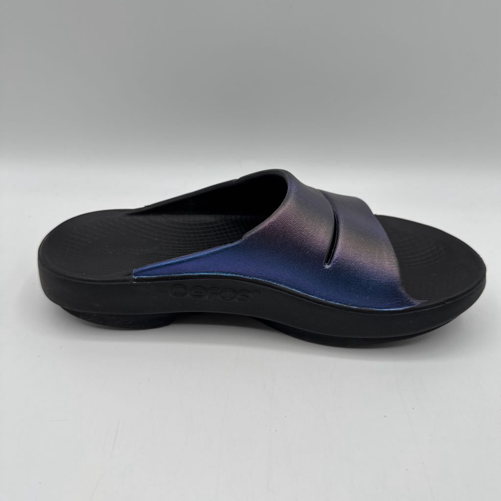 M iridescent mule sandals