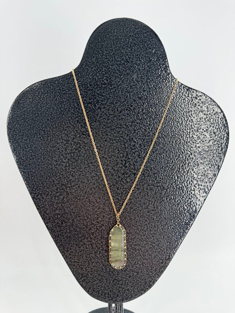 16" gold tone green stone pendant necklace