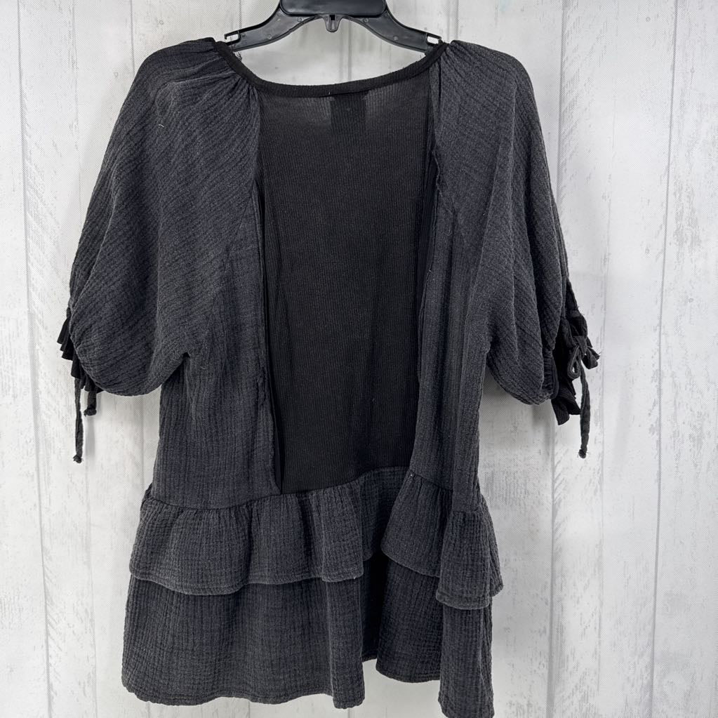 M s/s tiered ruffle v-neck top