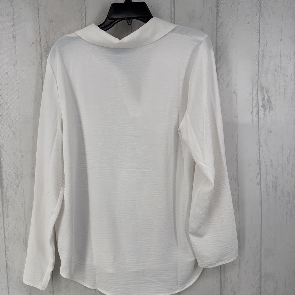 L notch neck w/collar l/s hi-lo top