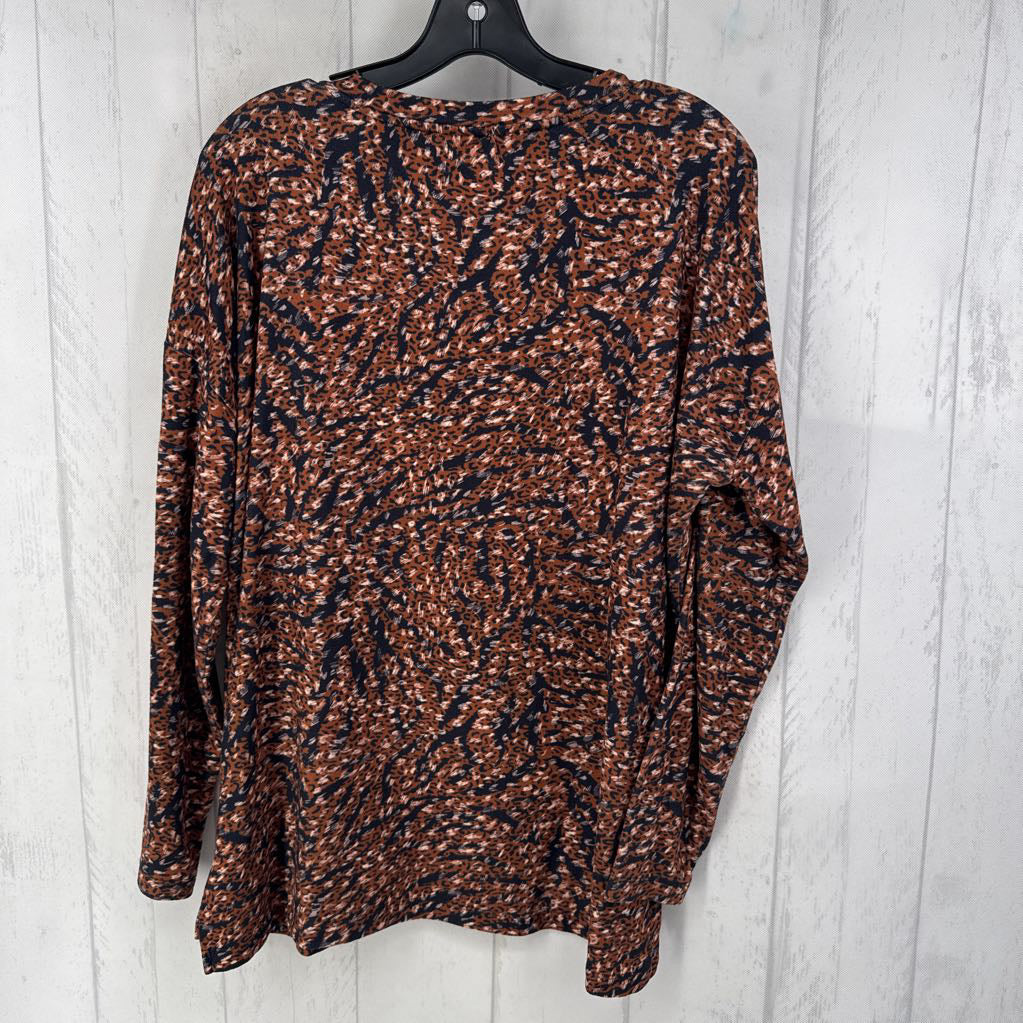 XL animal print l/s top