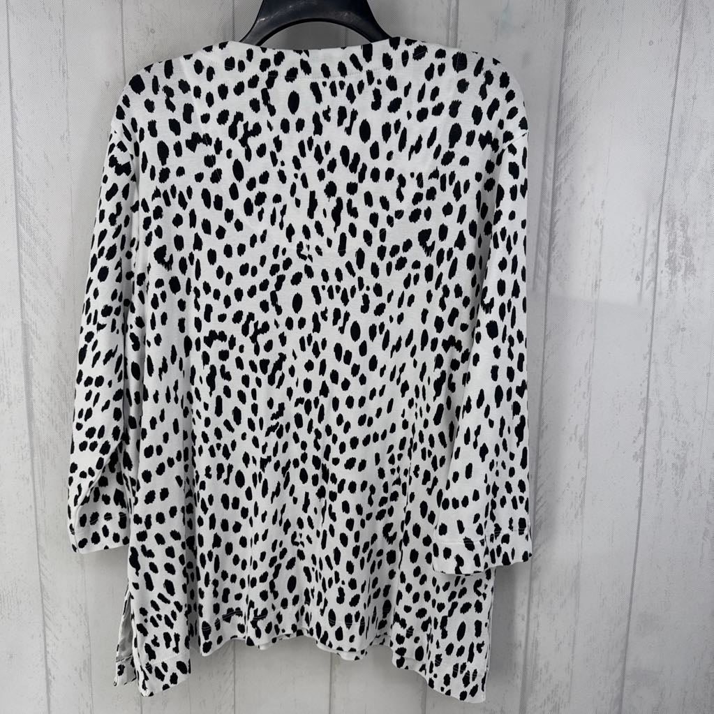 XL animal print v-neck 3/4 slv top