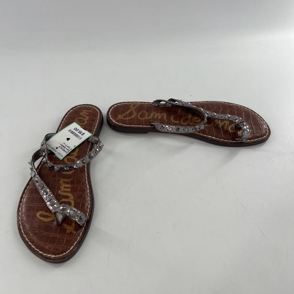 8 toe loop embellished sandals
