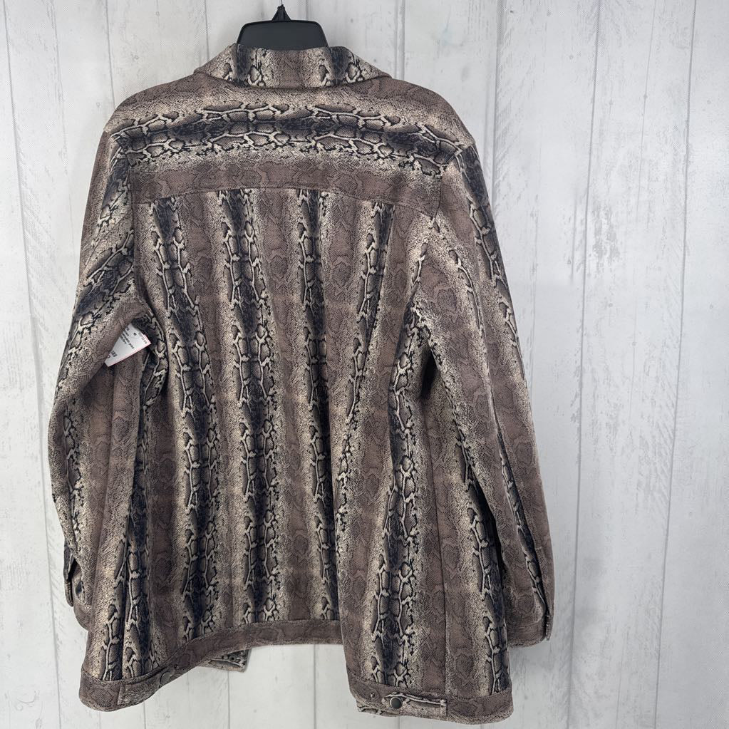 XL snakeskin print shacket