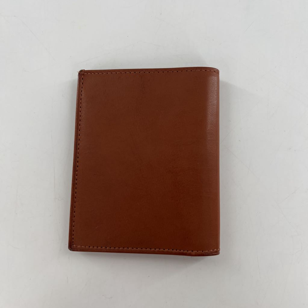 slim bi-fold wallet