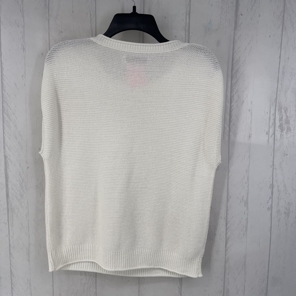 M round neck sweater vest