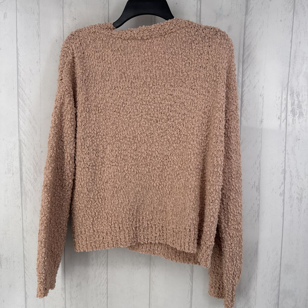 M button front boucle sweater