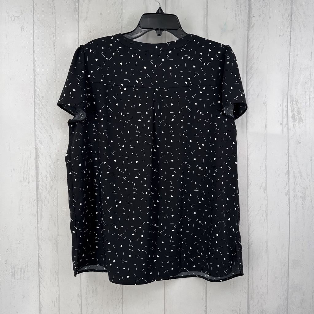 L s/s heart print v-neck top