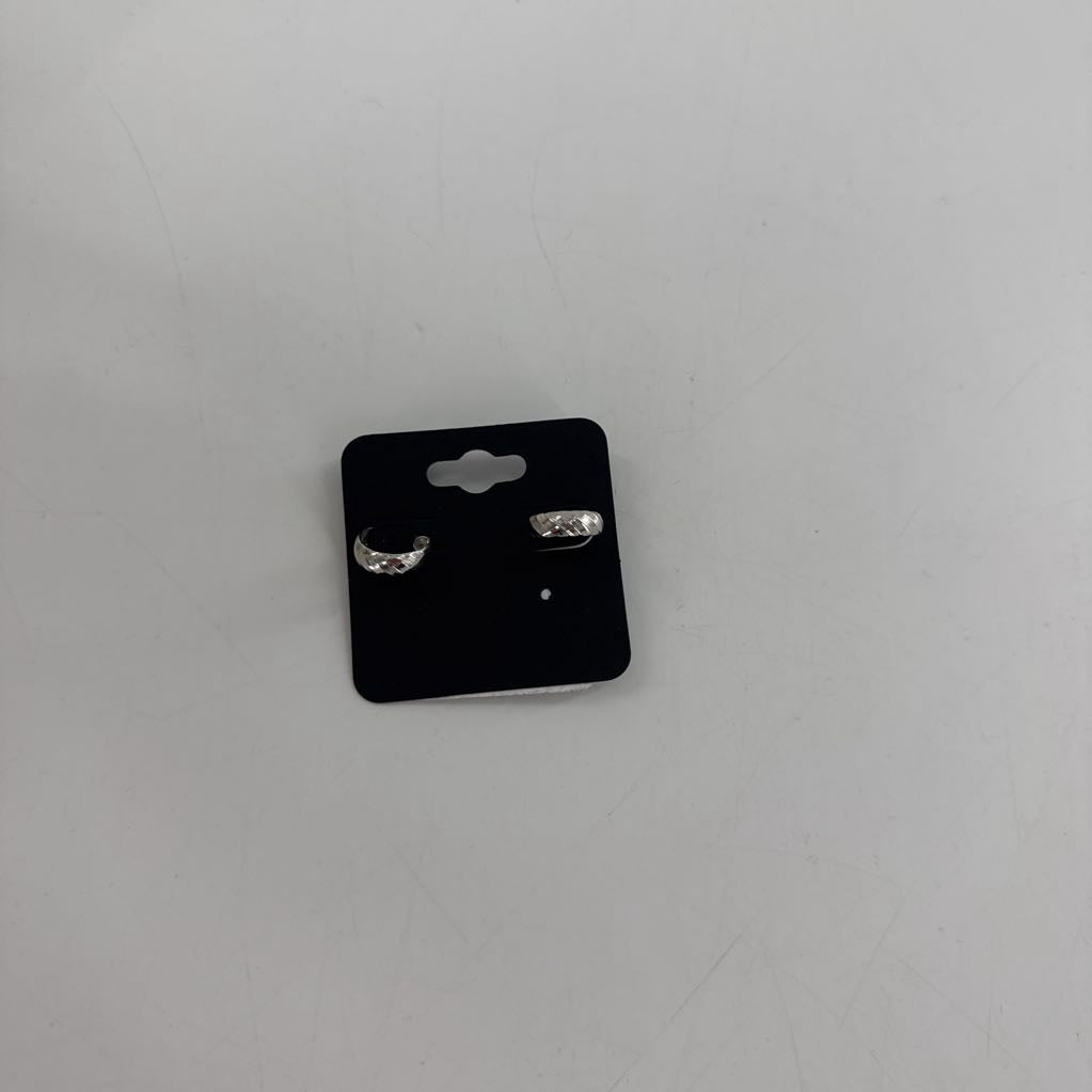 silver tone etched hoop earrings