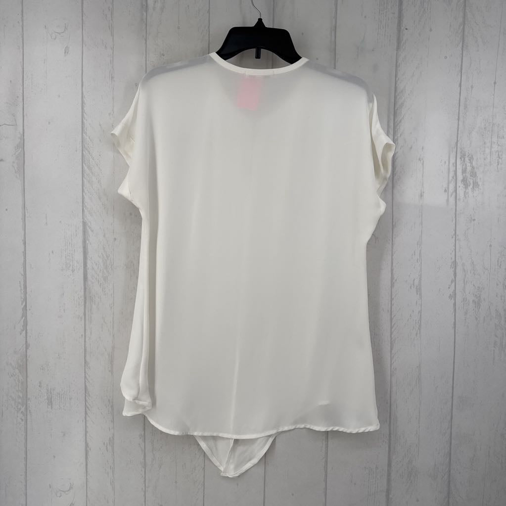 L s/s v-neck hi-low top