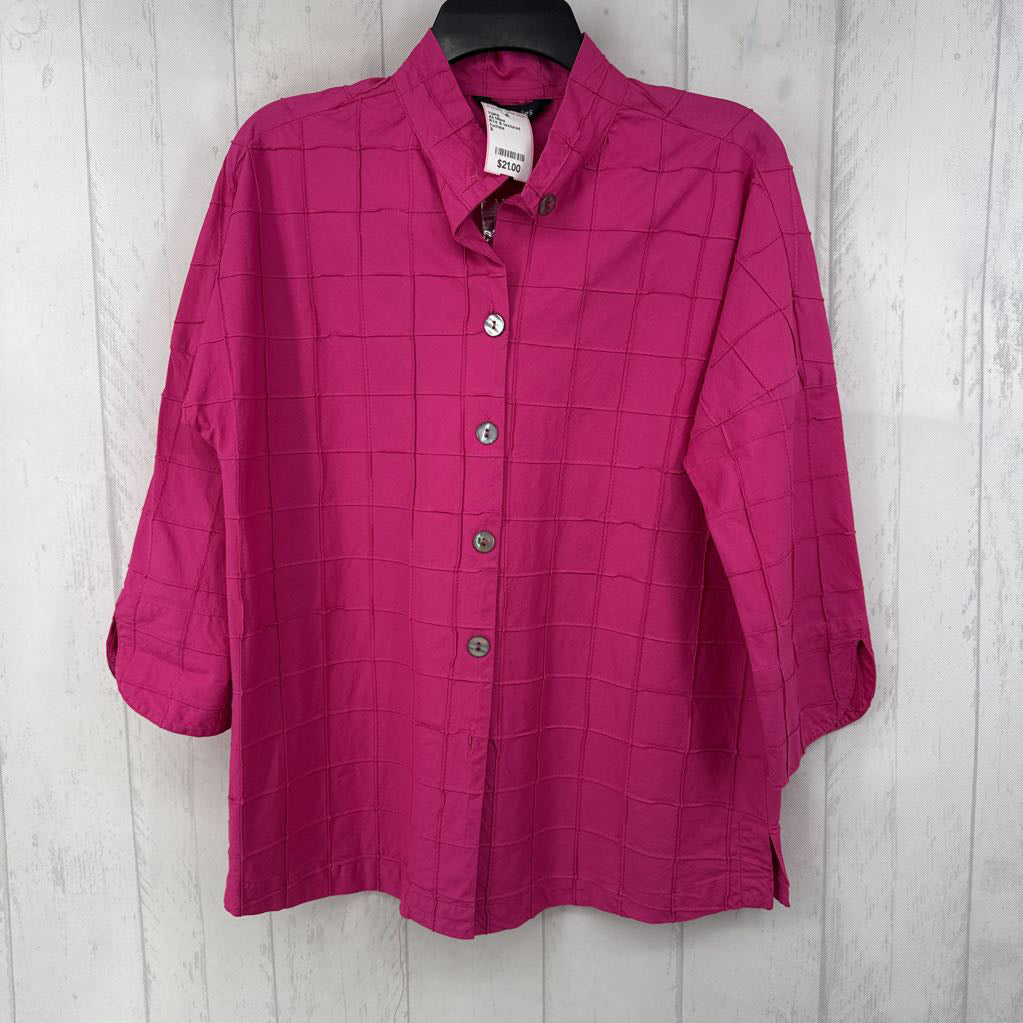 R74 S textured button down 3/4 slv top