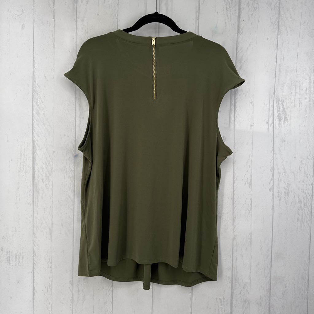 2X pleated front cap slv top