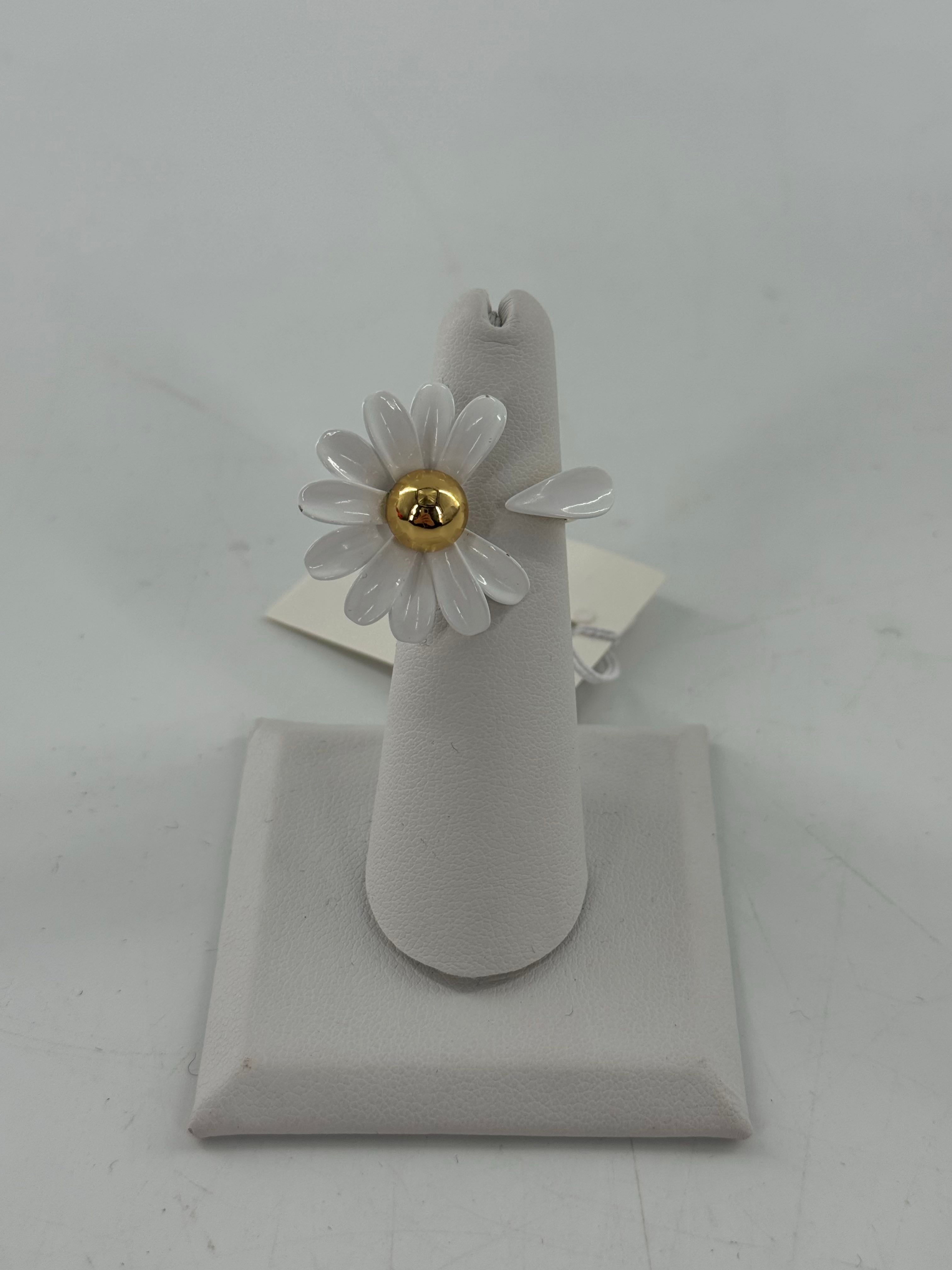 sz 6 gold tone daisy ring