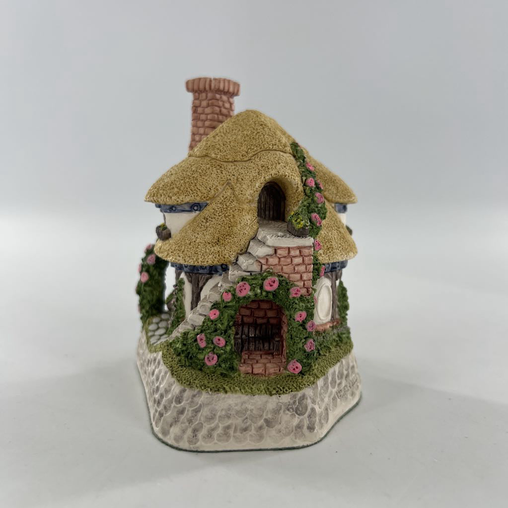 david winter cottage figurine (mother's cottage)