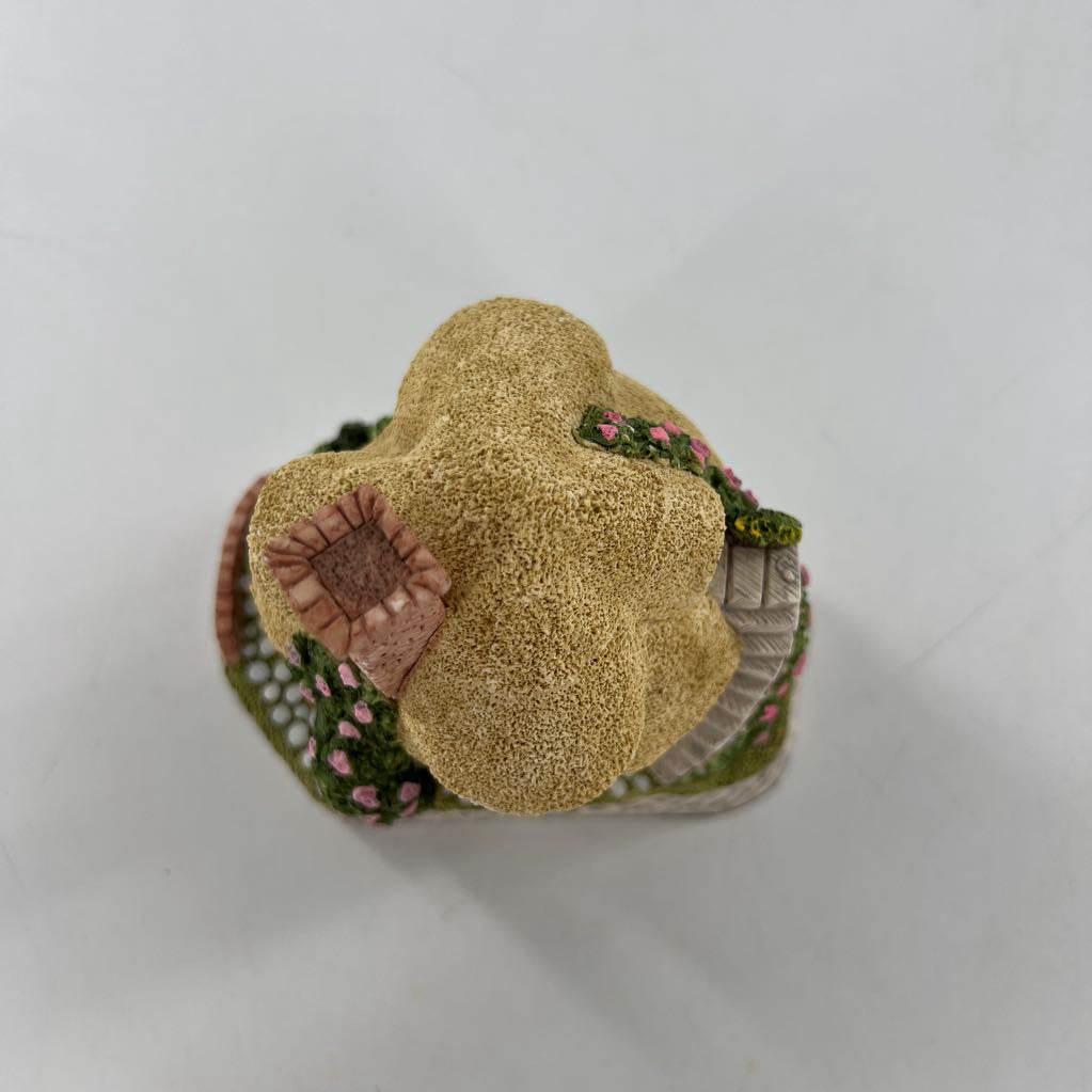 david winter cottage figurine (mother's cottage)