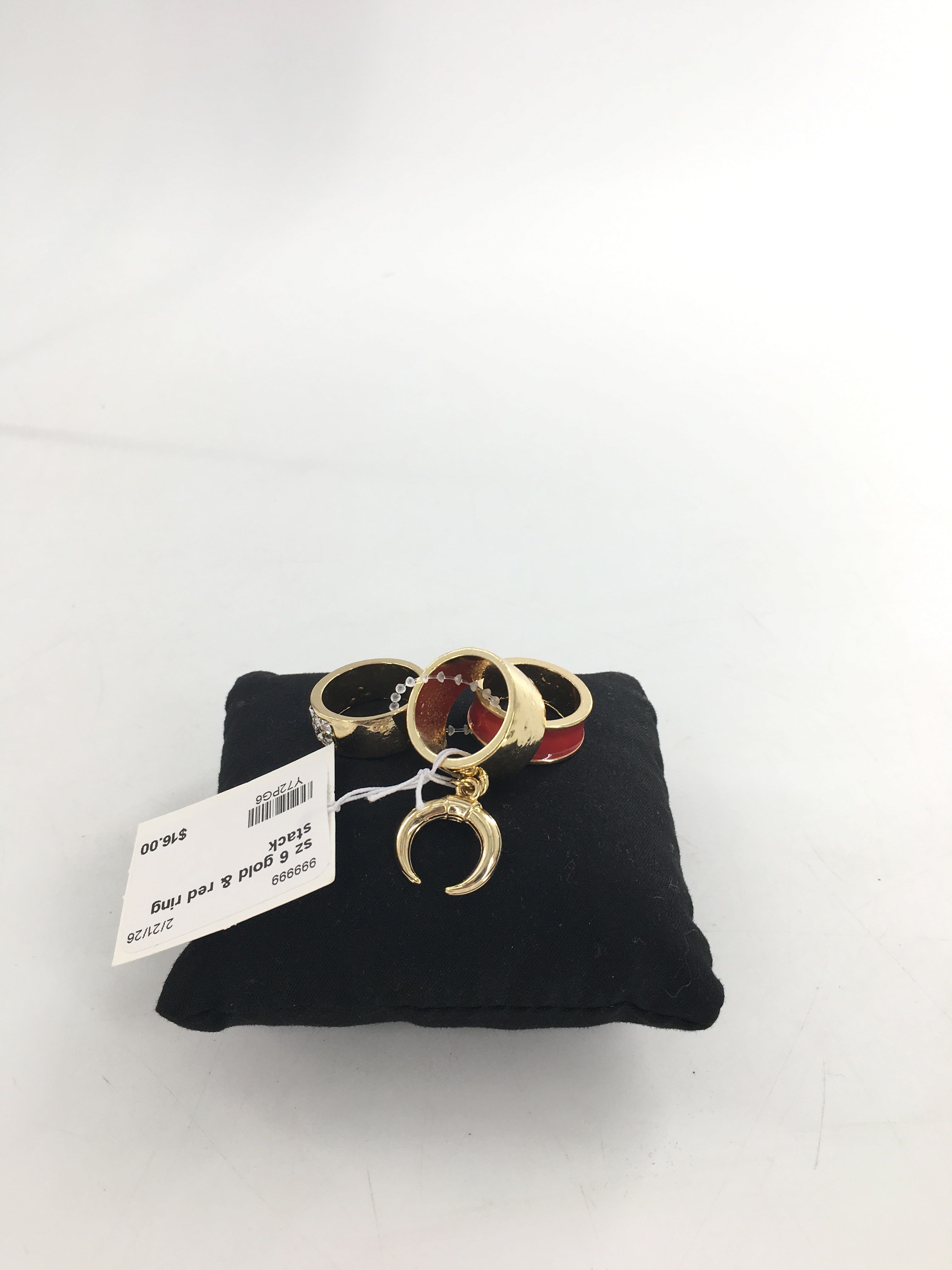 sz 6 gold & red ring stack
