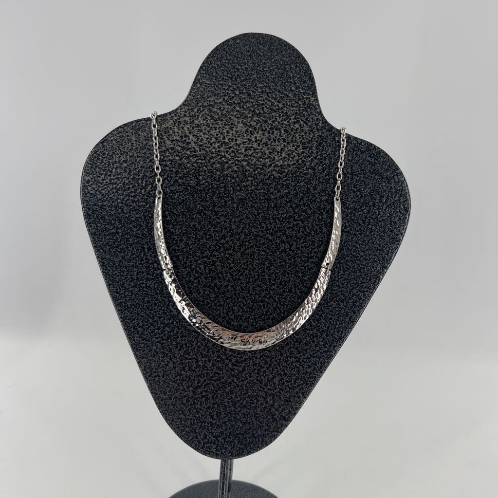 silver tone hammered metal necklace