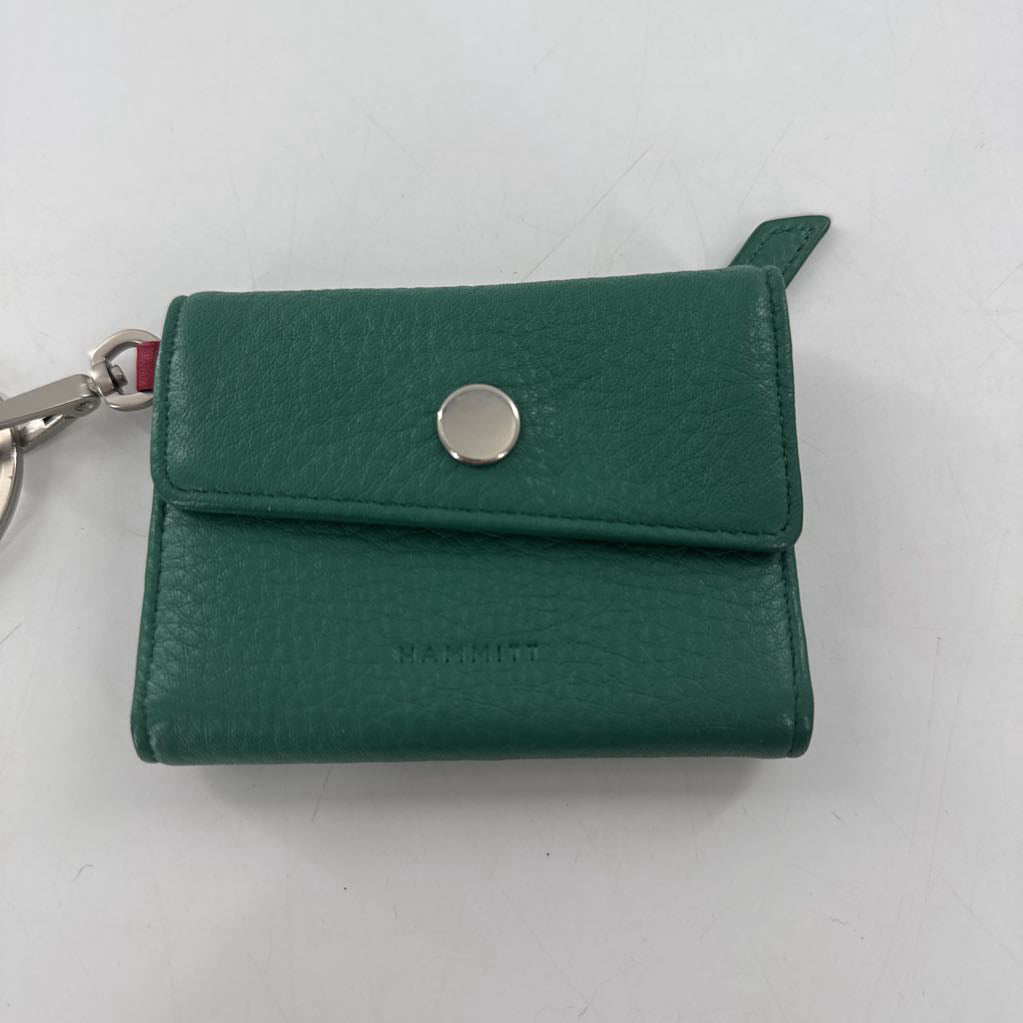 tri-fold snap rivet closure wallet