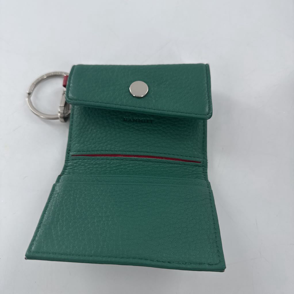 tri-fold snap rivet closure wallet